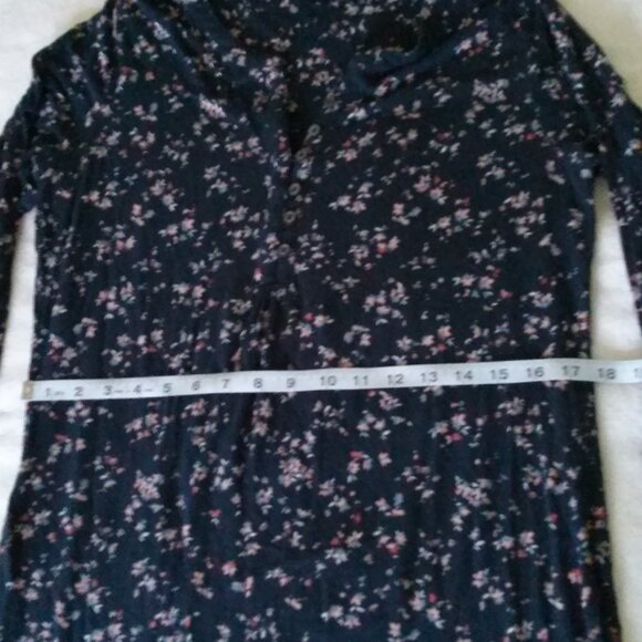Women's Navy Floral Long Sleeve Henley, Denver Hayes, Medium - Picture 9 of 12